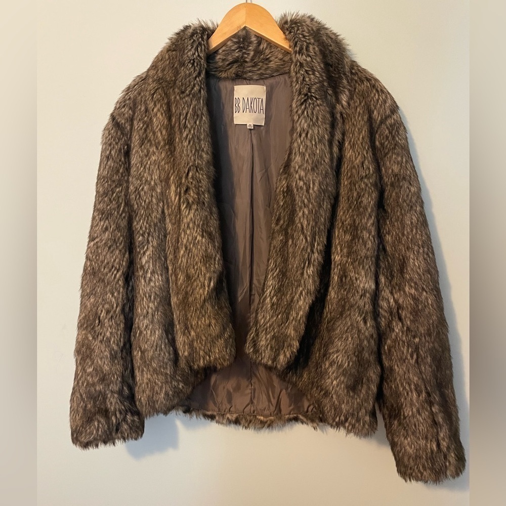 BB Dakota Faux Fur Jacket Women’s Medium